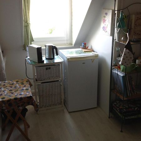 Le Jardin Des Poules Bed & Breakfast Thietreville Bagian luar foto