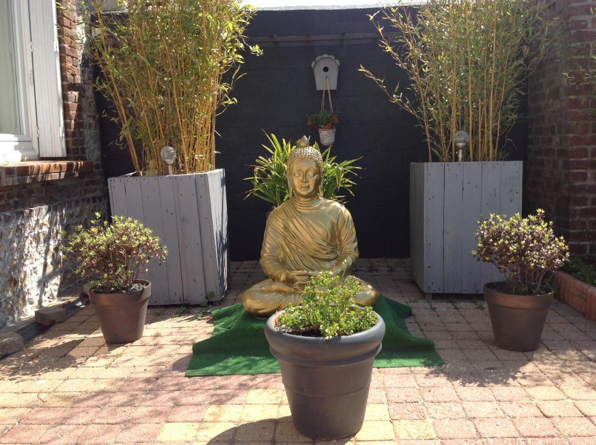 Le Jardin Des Poules Bed & Breakfast Thietreville Bagian luar foto